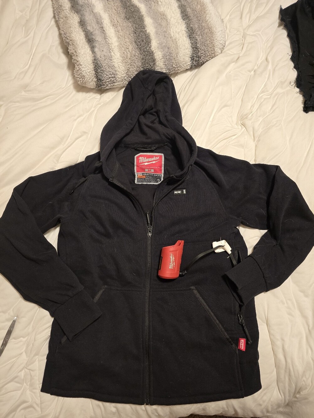 Milwaukee M12 12V Heated Gear Full-Zip Hoodie (Black) – Hoodie & Battery Adapter